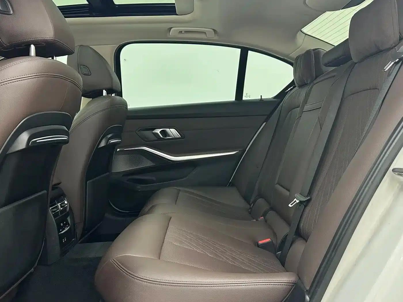 2022 BMW 3 Series 320Li M Sport Package — миниатюра 8
