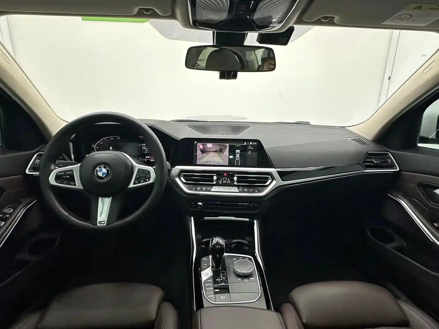 2022 BMW 3 Series 320Li M Sport Package — миниатюра 10
