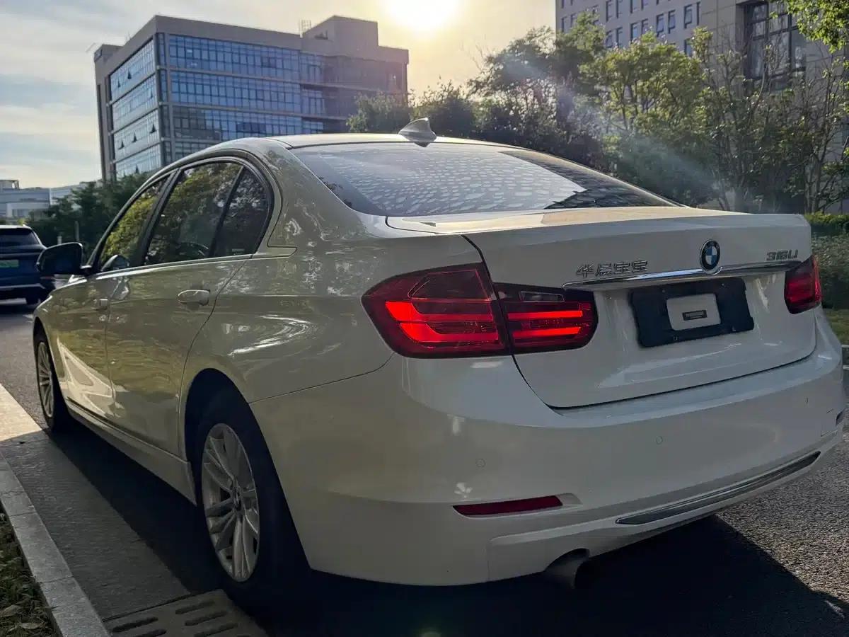 BMW 3 Series 2015 316Li Fashion Edition — миниатюра 13