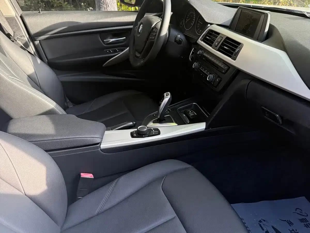 BMW 3 Series 2015 316Li Fashion Edition — миниатюра 10