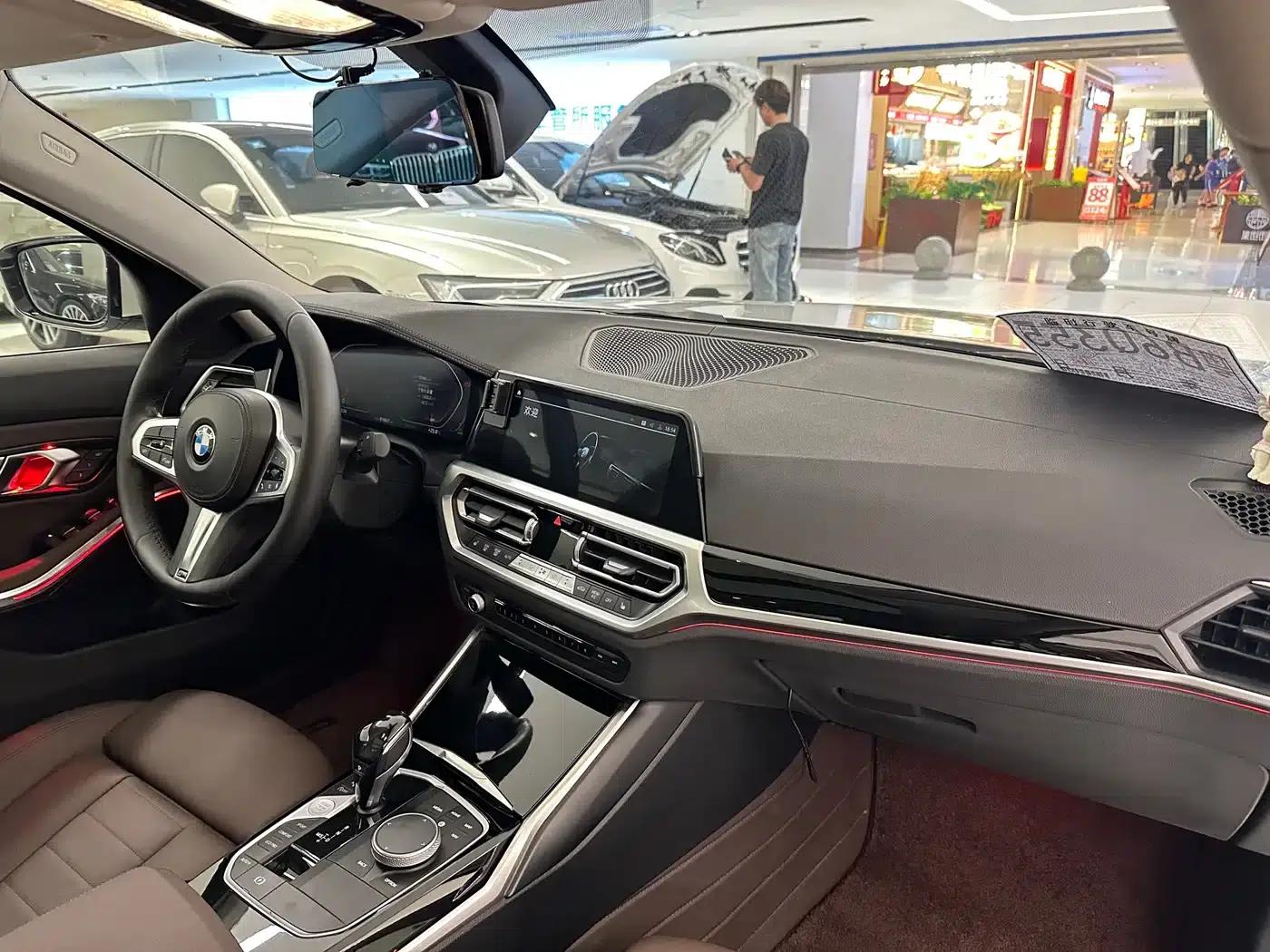 2020 BMW 3 Series 320Li M Sport Package — миниатюра 13