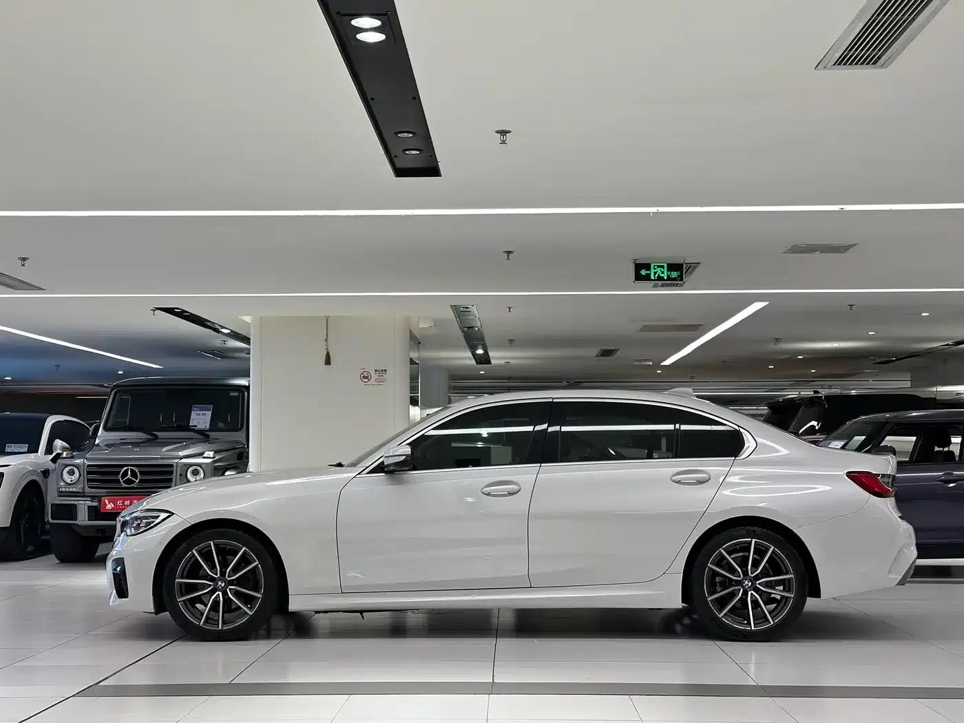 2020 BMW 3 Series 320Li M Sport Package — миниатюра 4