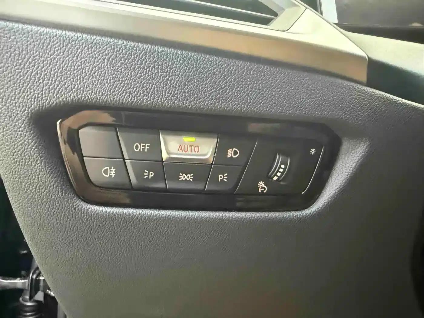 2023 BMW 3 Series 320Li M Sport Package — миниатюра 14