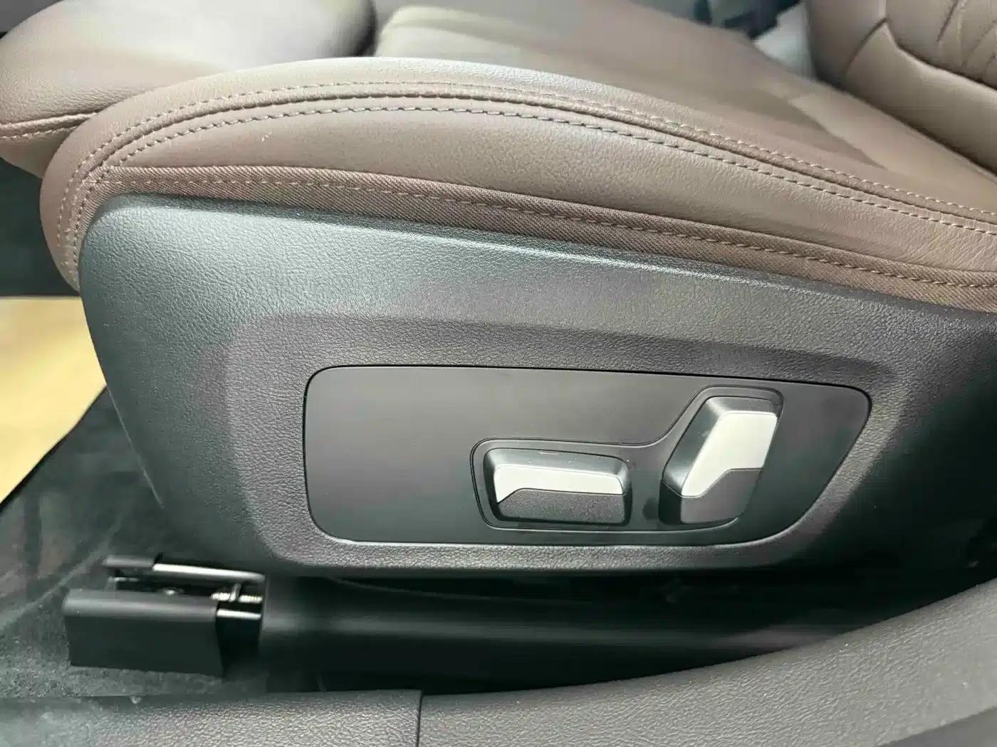 2023 BMW 3 Series 320Li M Sport Package — миниатюра 15