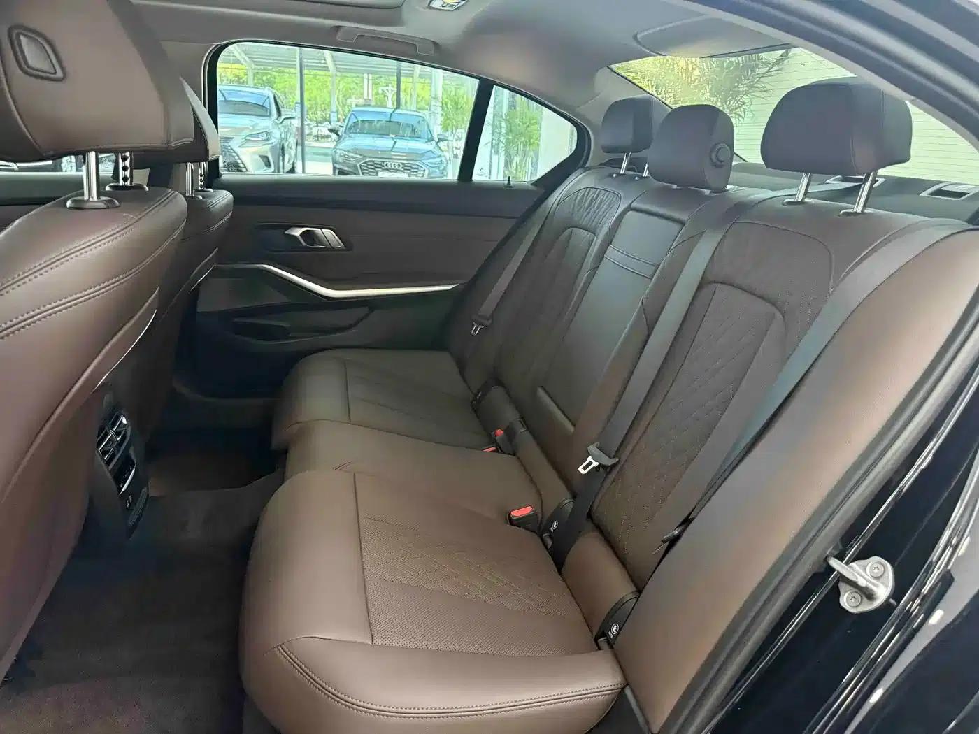 2023 BMW 3 Series 320Li M Sport Package — миниатюра 16