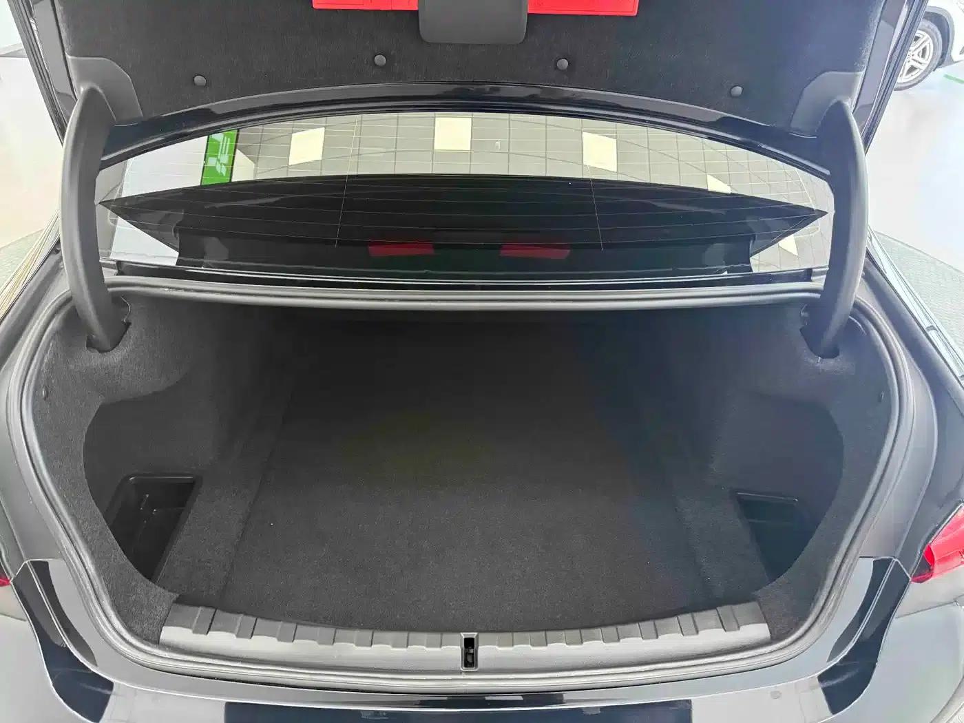 2023 BMW 3 Series 320Li M Sport Package — миниатюра 17