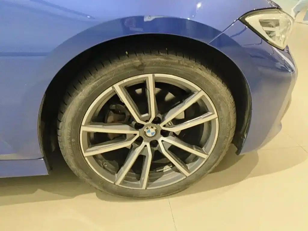 2021 BMW 3 Series 320Li M Sport Package — миниатюра 14