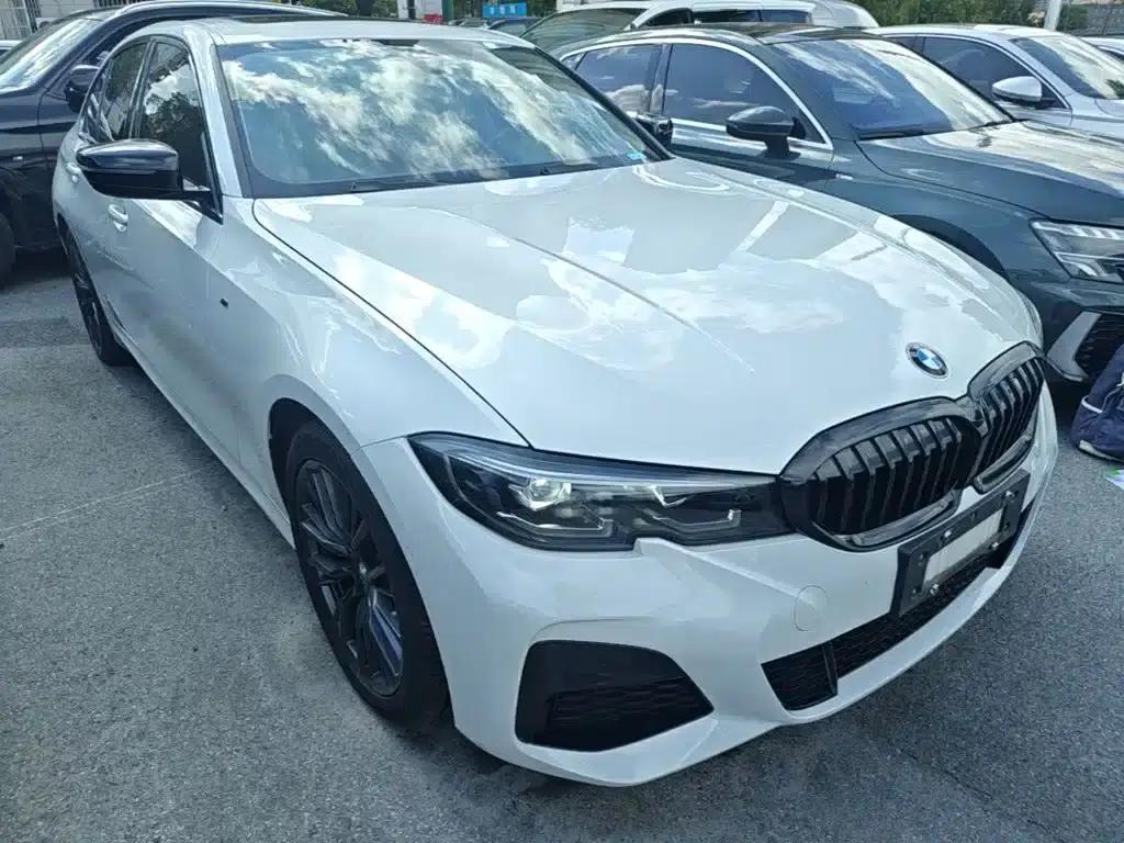 2022 BMW 3 Series 325i M Sport Shadow Edition — миниатюра 4