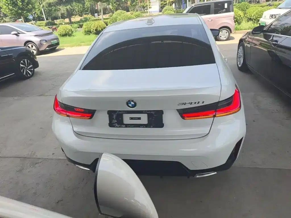 2024 BMW 3 Series 320Li M Sport Package — миниатюра 4