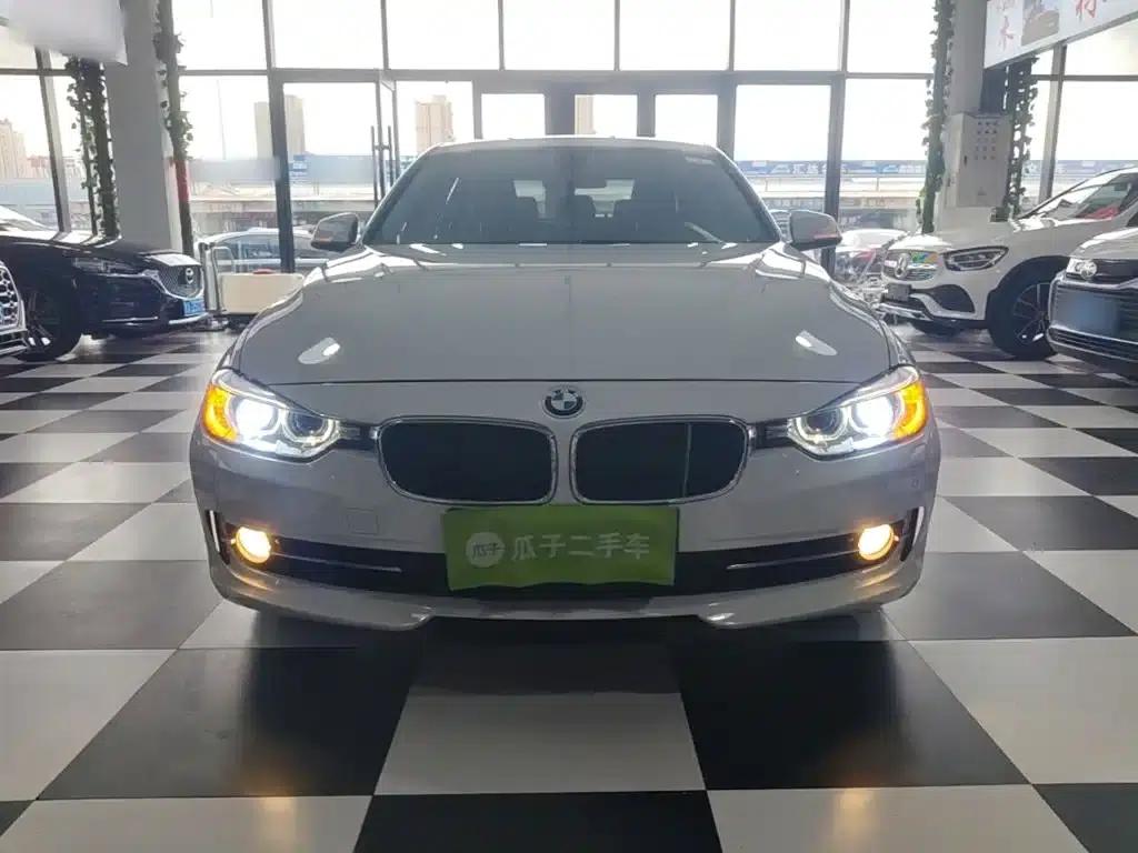 BMW 3 Series 2015 320Li Super Enjoyment Edition Fashion Model — миниатюра 3