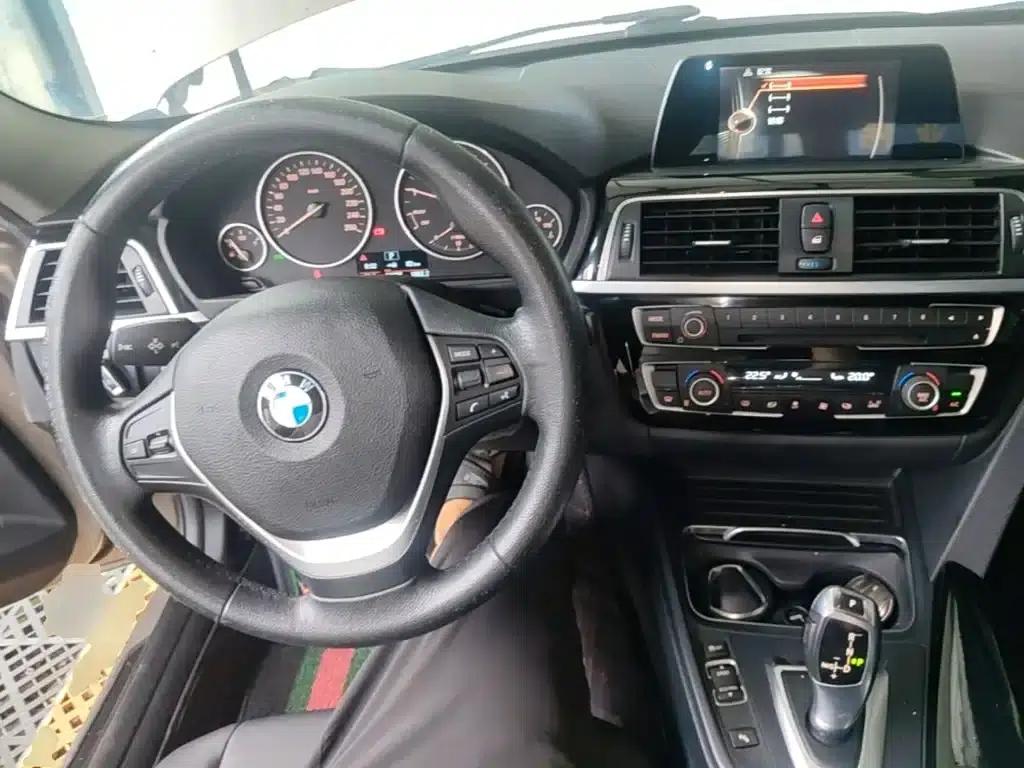 2016 BMW 3 Series 320Li Fashion Edition — миниатюра 10