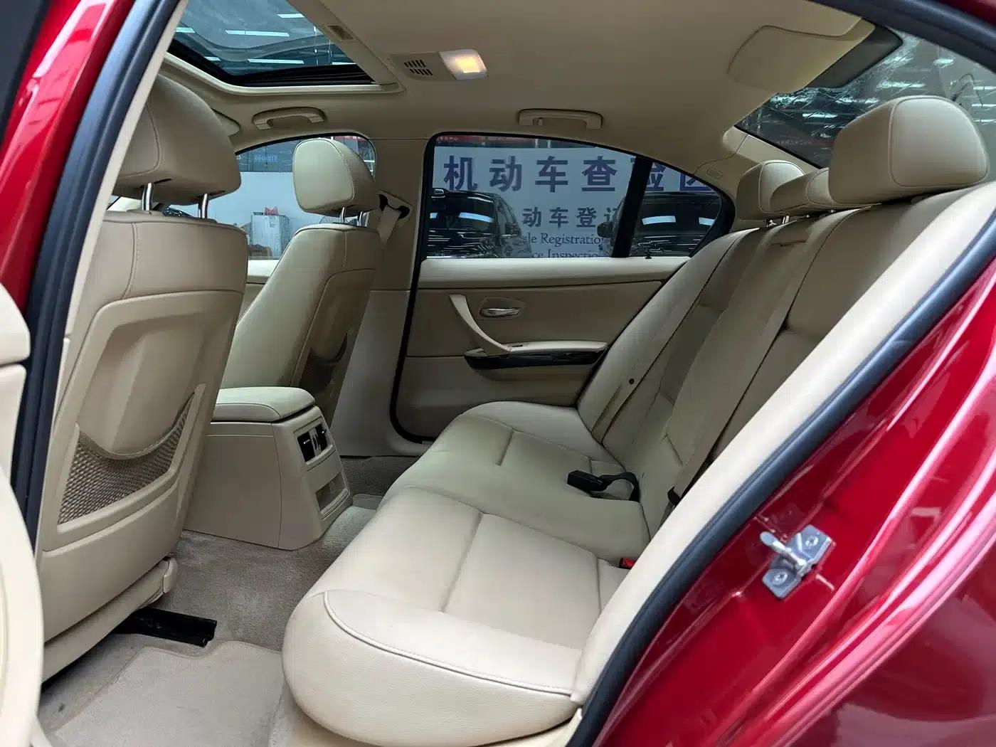 BMW 3 Series (Imported) 2012 318i Leading Edition — миниатюра 11