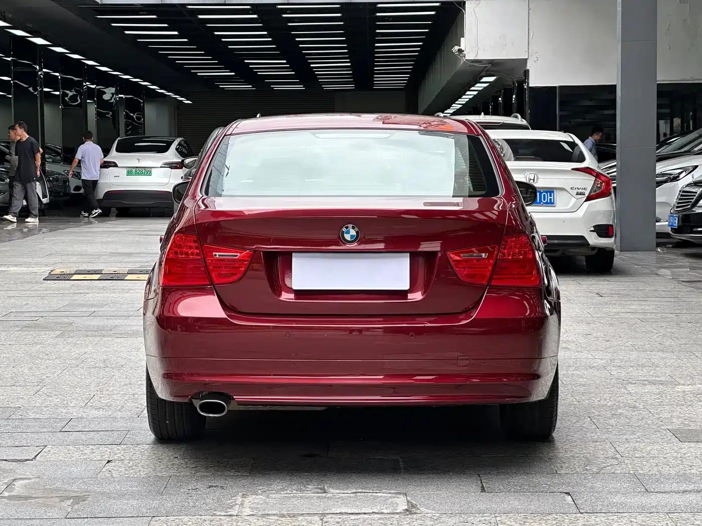 BMW 3 Series (Imported) 2012 318i Leading Edition — миниатюра 14