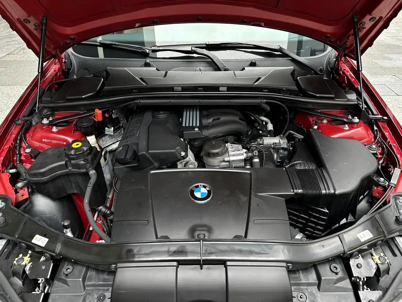 BMW 3 Series (Imported) 2012 318i Leading Edition — миниатюра 18
