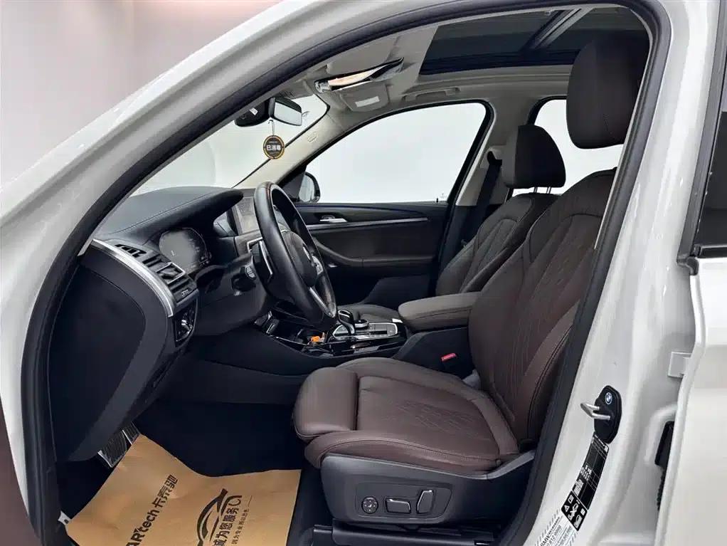 BMW X3 2023 xDrive30i Leading Edition M Sport Package — миниатюра 8