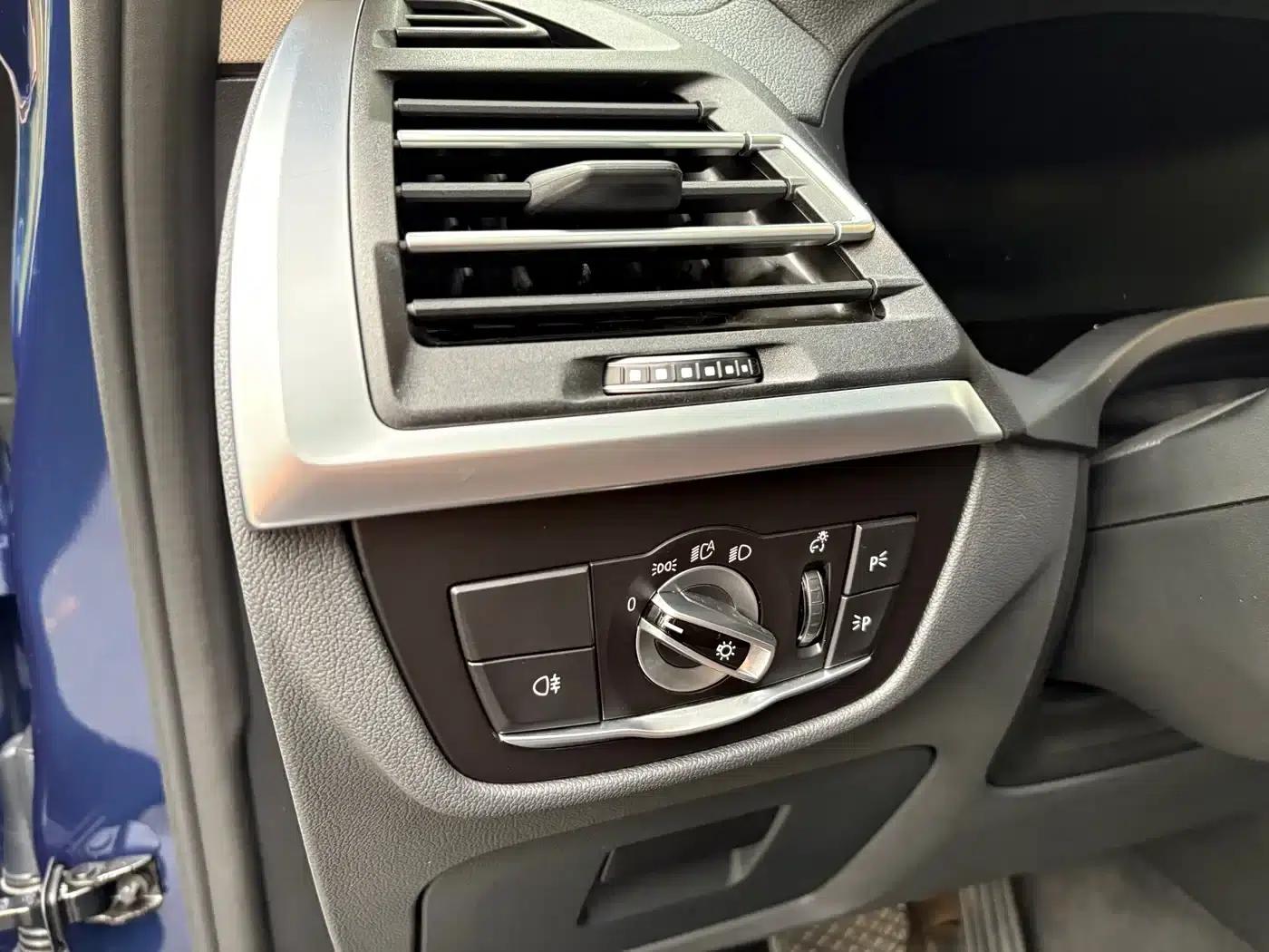 BMW X3 2022 xDrive30i Leading Edition M Sport Package — миниатюра 8