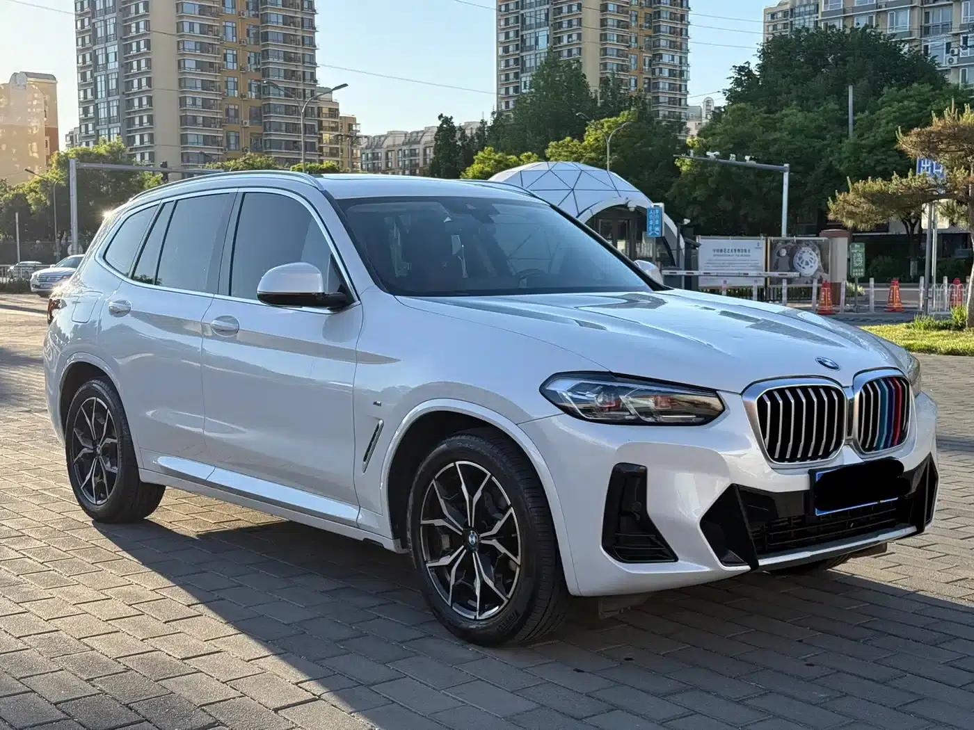 2022 BMW X3 xDrive25i M Sport Package — миниатюра 3