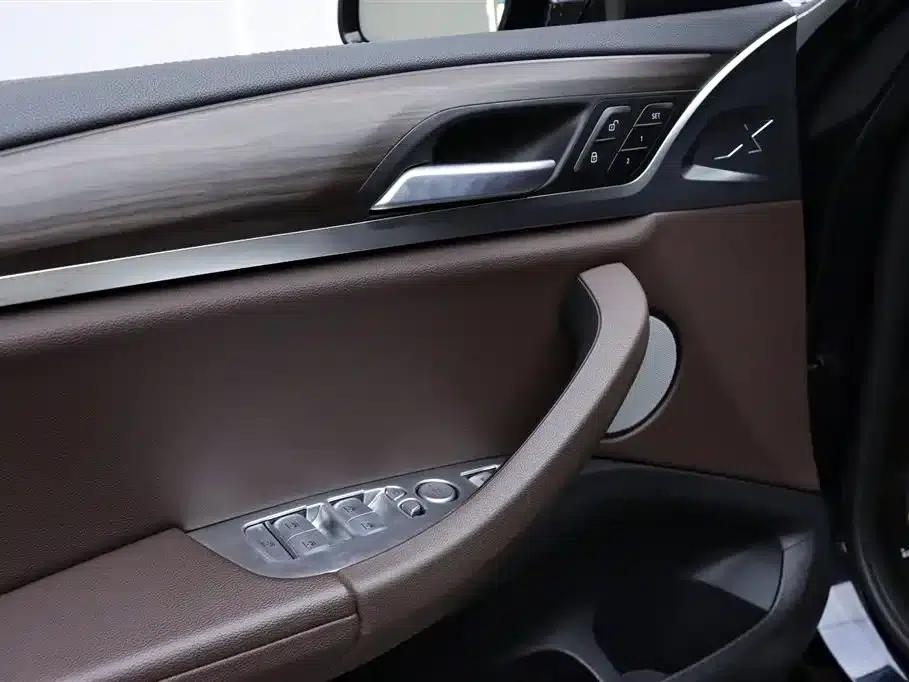 BMW X3 2023 xDrive30i Leading Edition M Sport Package — миниатюра 12