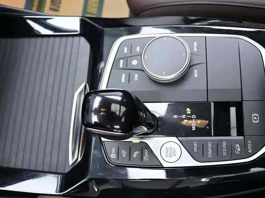 BMW X3 2023 xDrive30i Leading Edition M Sport Package — миниатюра 10