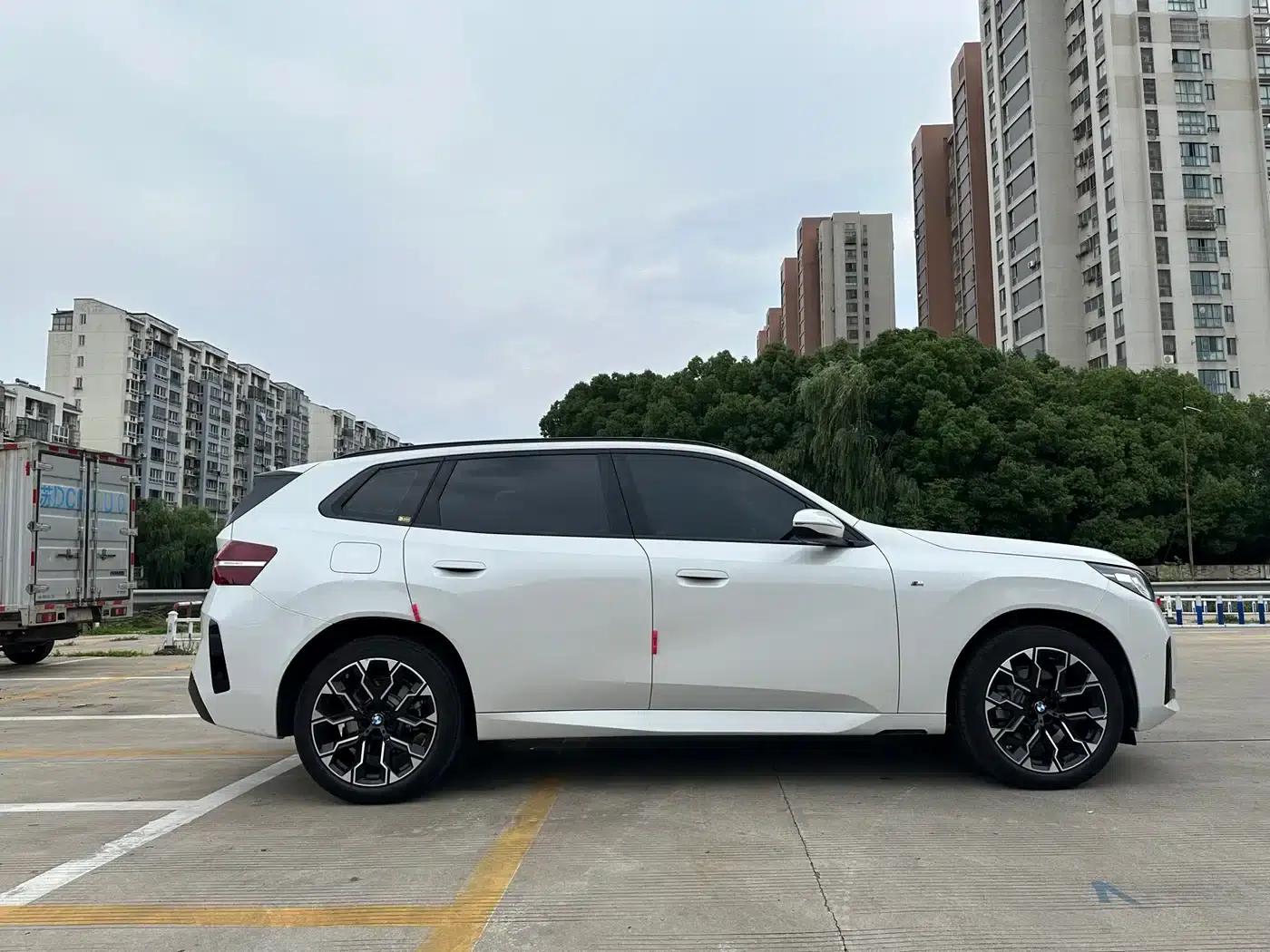 BMW X3 2025 xDrive30L Leading Edition M Sport Package — миниатюра 13