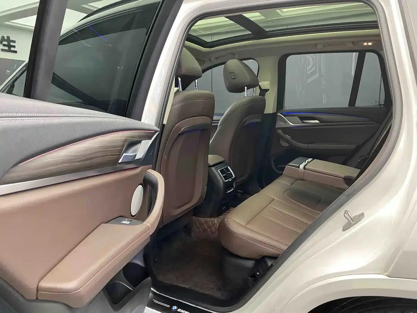 BMW X3 2023 xDrive30i Leading Edition M Sport Package — миниатюра 6