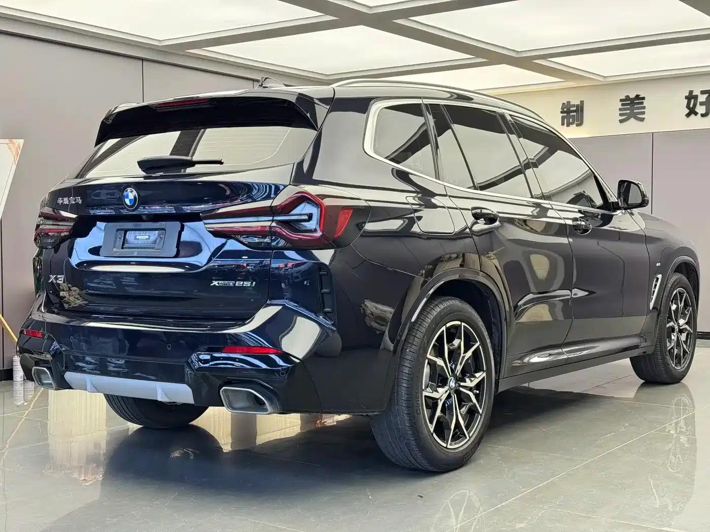 2022 BMW X3 xDrive25i M Sport Package — миниатюра 10