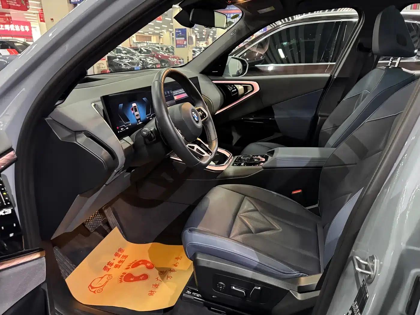 BMW X3 2025 xDrive30L Luxury M Sport Package — миниатюра 4