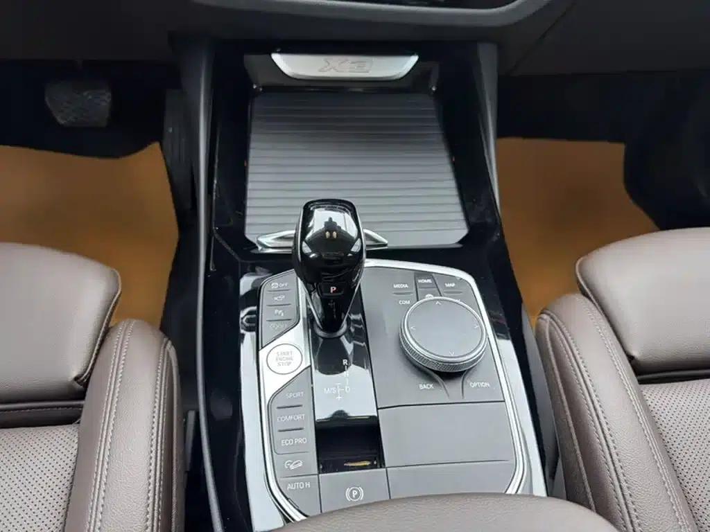 BMW X3 2023 xDrive30i Leading Edition M Sport Package — миниатюра 6