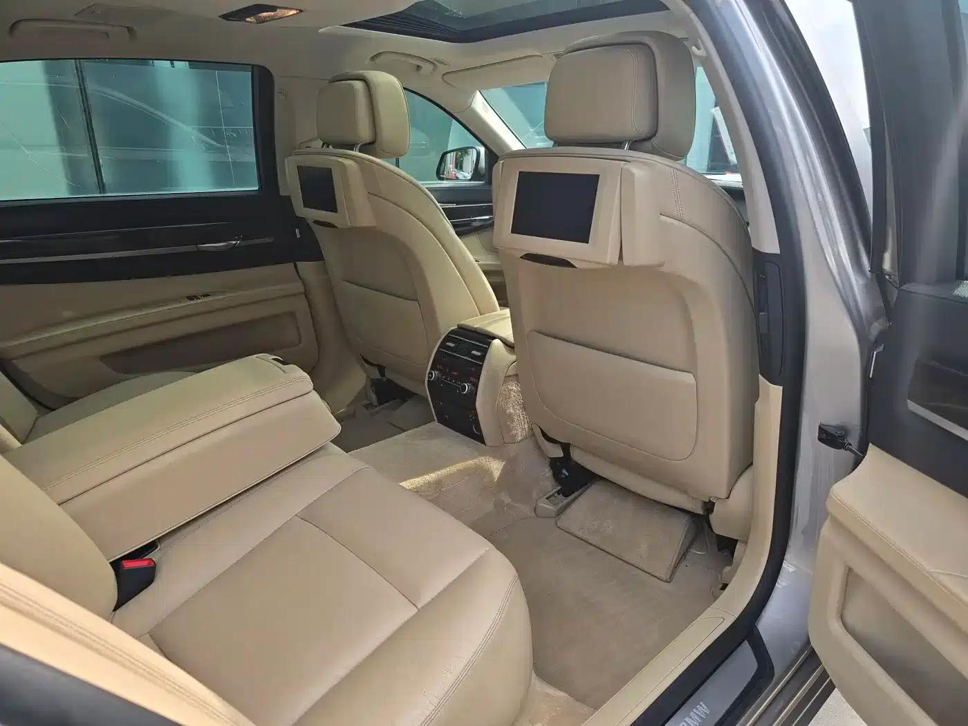 BMW 7 Series 2009 740Li Leading Edition — миниатюра 12