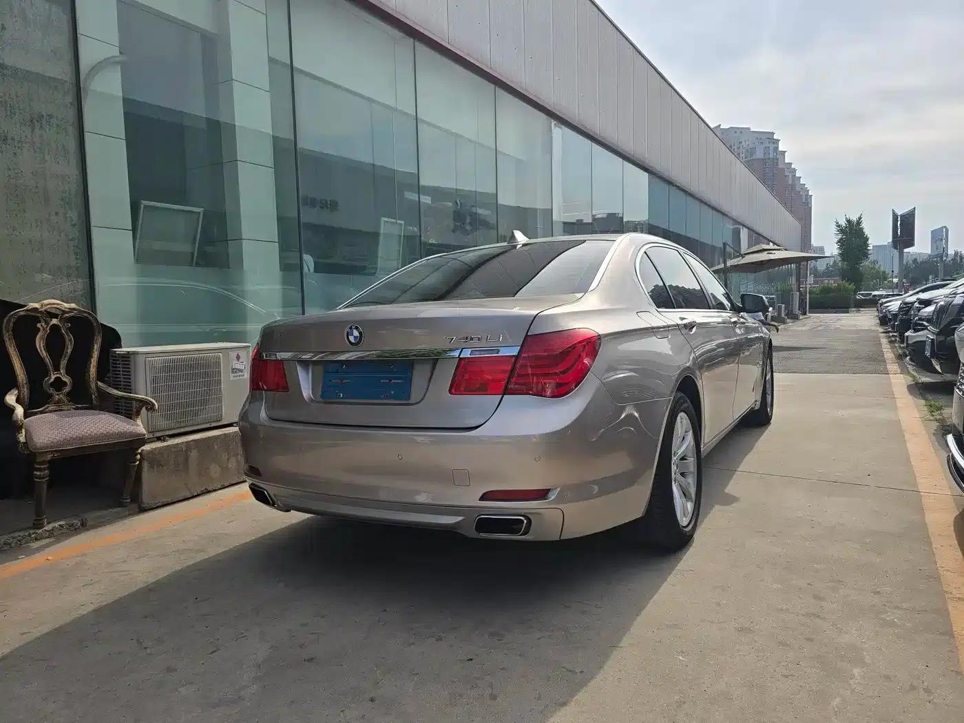 BMW 7 Series 2009 740Li Leading Edition — миниатюра 6