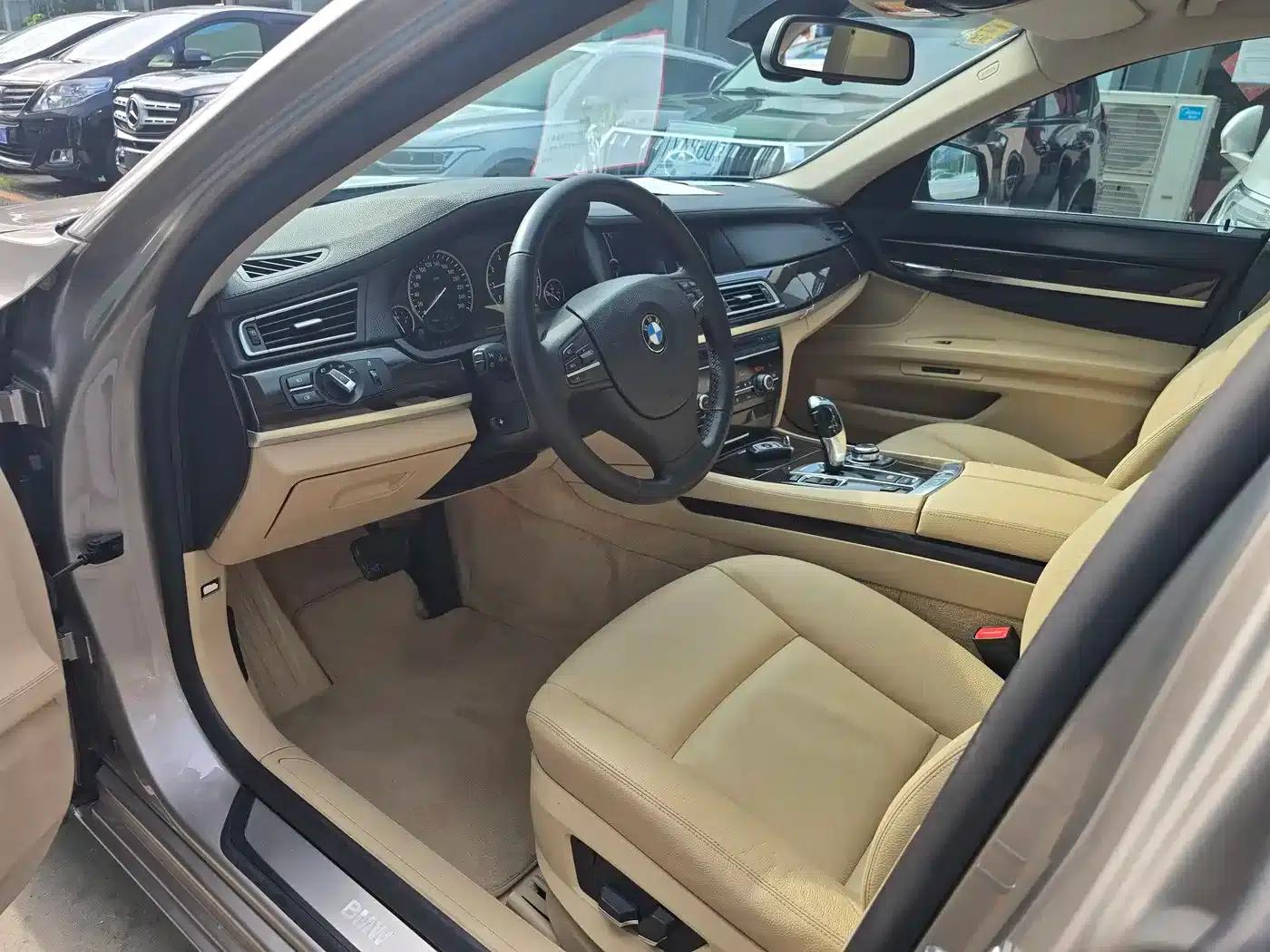 BMW 7 Series 2009 740Li Leading Edition — миниатюра 7