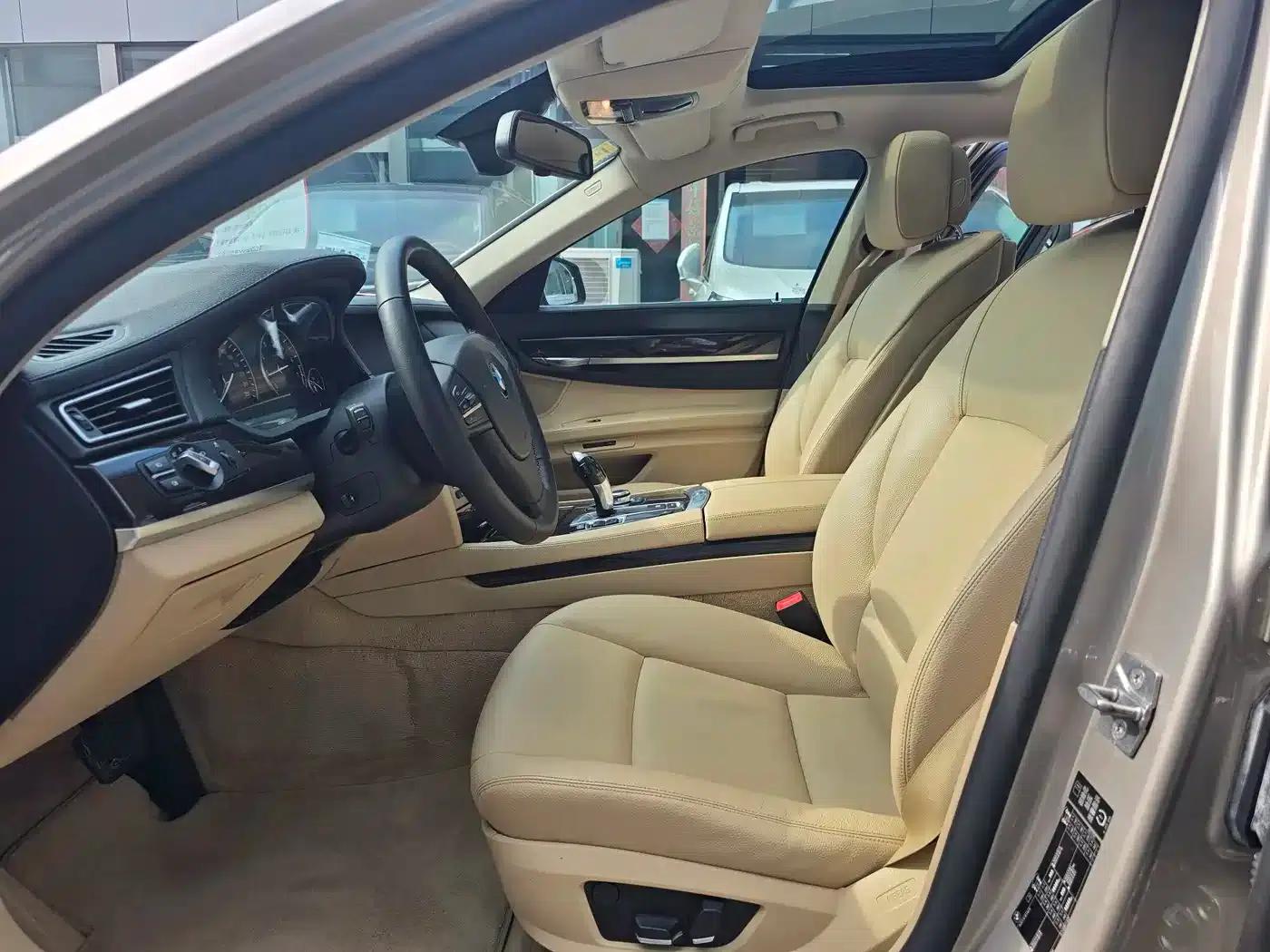 BMW 7 Series 2009 740Li Leading Edition — миниатюра 8