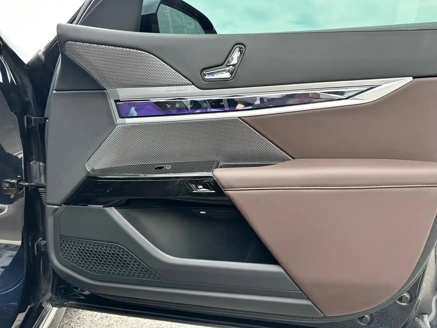 2023 BMW 7 Series 735Li M Sport Package — миниатюра 7