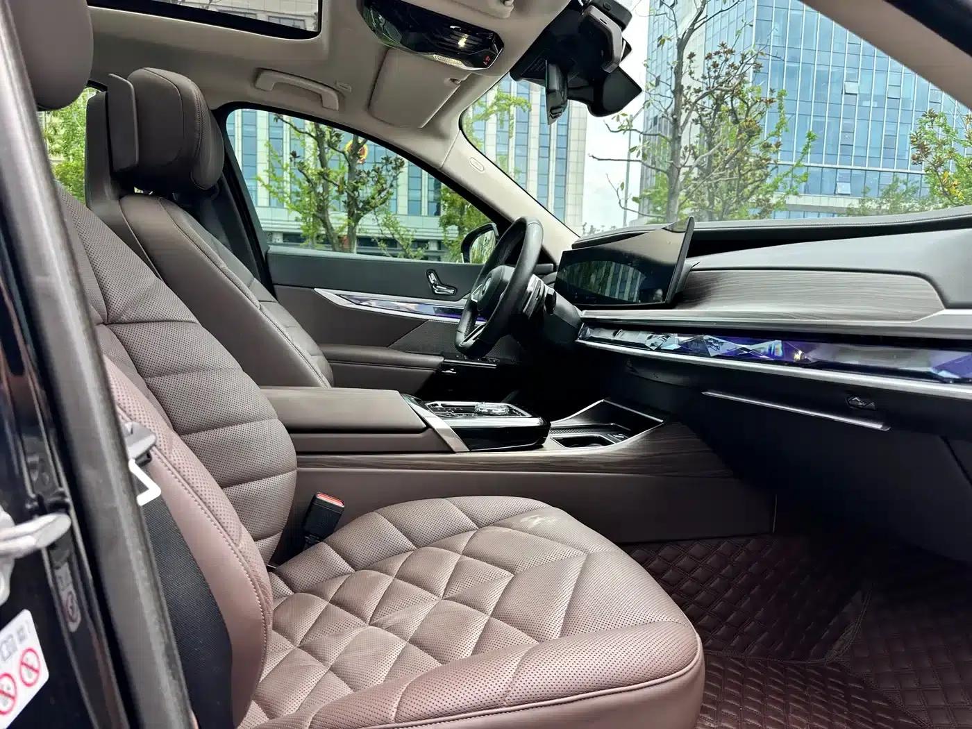 2023 BMW 7 Series 735Li M Sport Package — миниатюра 8