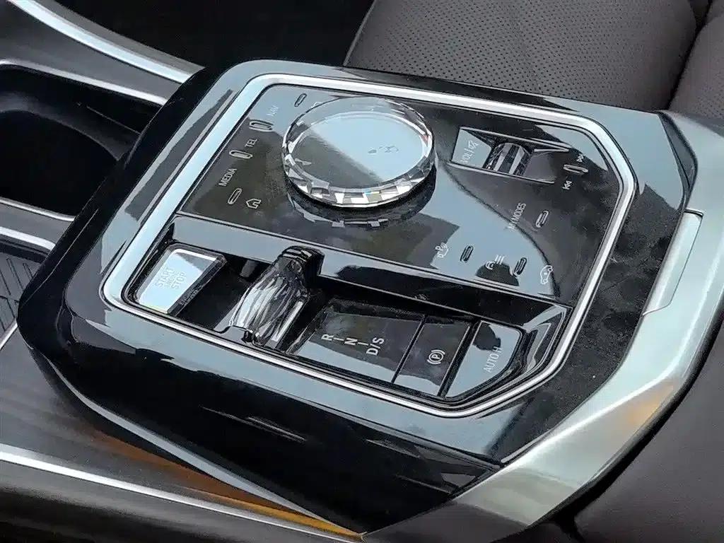 2023 BMW 7 Series 740Li Leading Edition M Sport Package — миниатюра 11