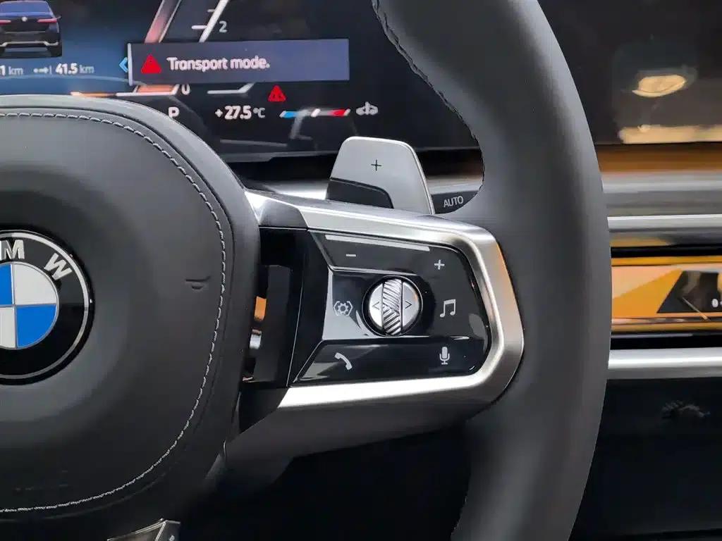 2023 BMW 7 Series 740Li Leading Edition M Sport Package — миниатюра 14