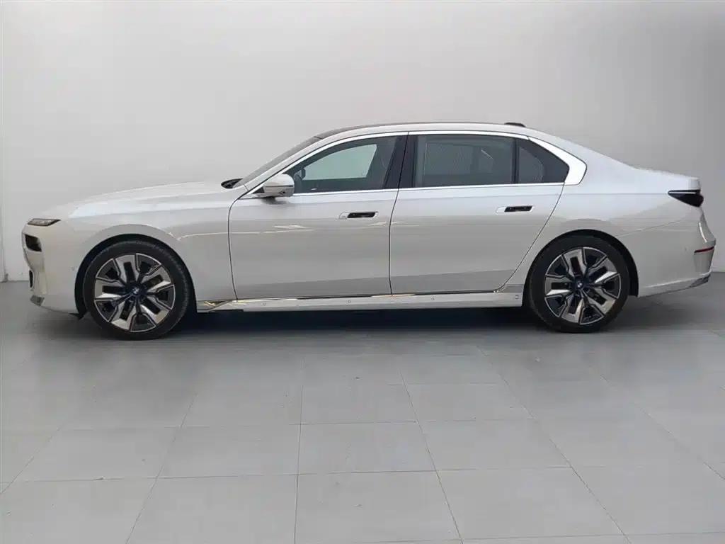 2023 BMW 7 Series 740Li Luxury Package — миниатюра 2