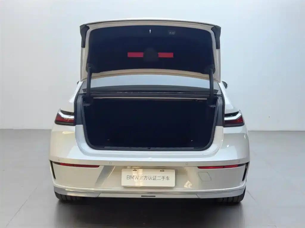 2023 BMW 7 Series 740Li Luxury Package — миниатюра 6