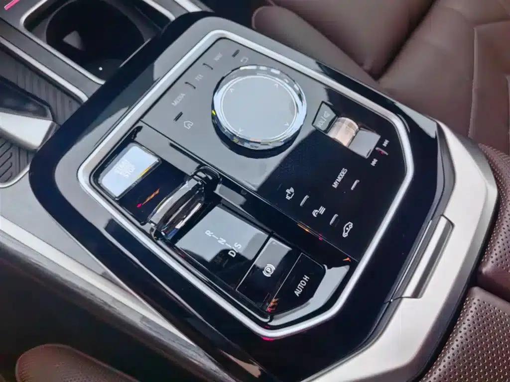 2023 BMW 7 Series 740Li Luxury Package — миниатюра 10