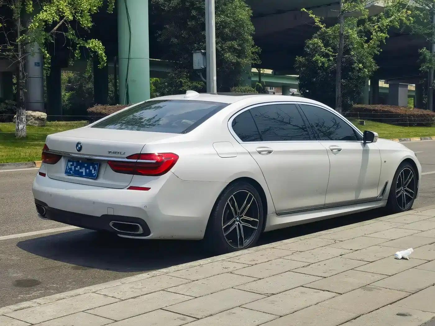 2018 BMW 7 Series 730Li Leading Edition M Sport Package — миниатюра 6
