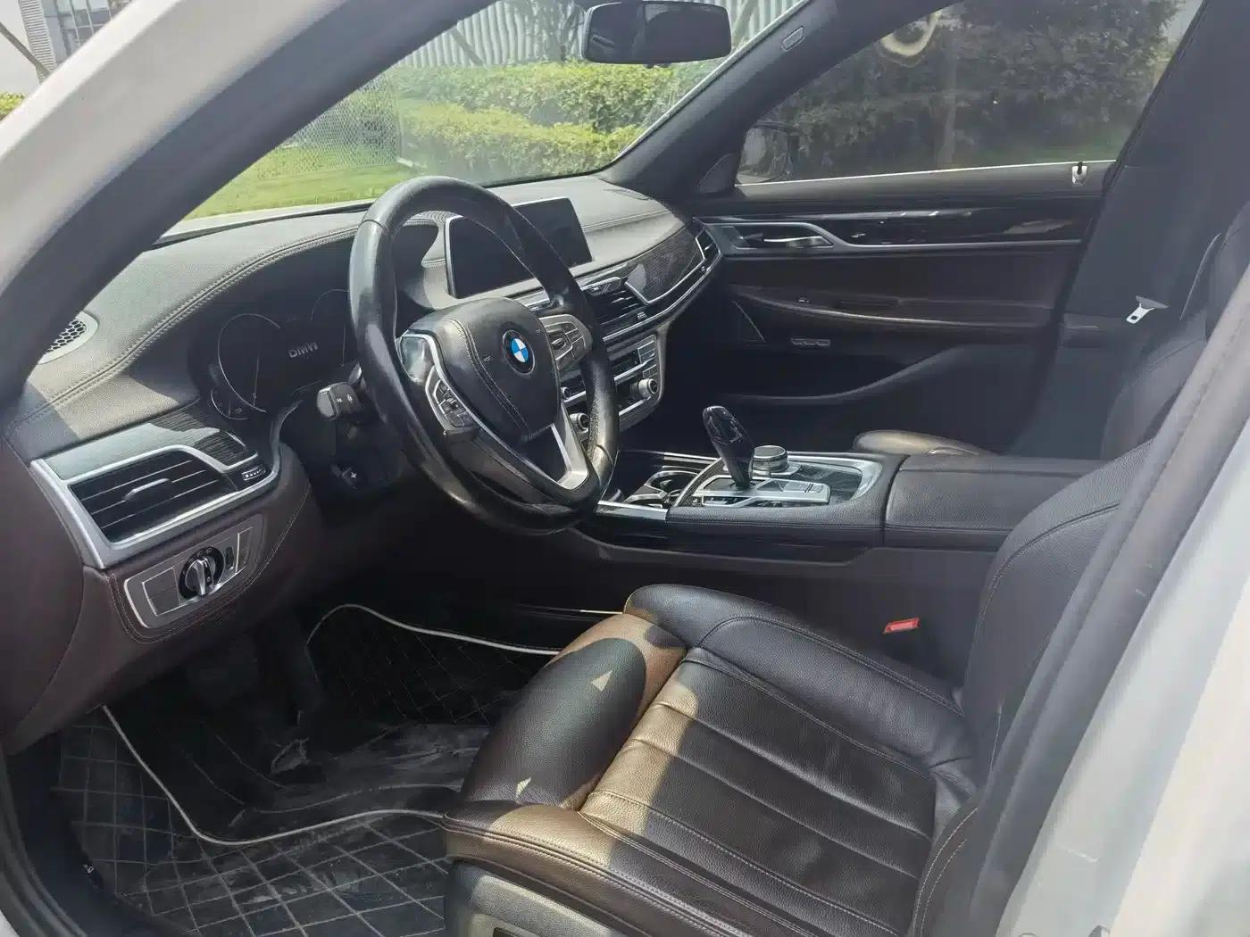 2018 BMW 7 Series 730Li Leading Edition M Sport Package — миниатюра 7