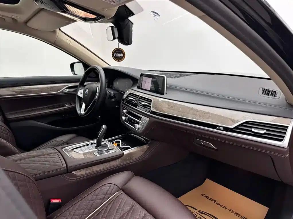 2019 BMW 7 Series 740Li Leading Luxury Package — миниатюра 11