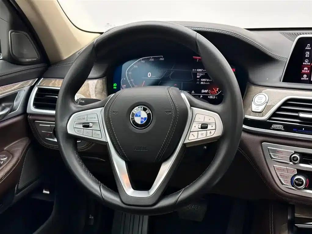 2019 BMW 7 Series 740Li Leading Luxury Package — миниатюра 12
