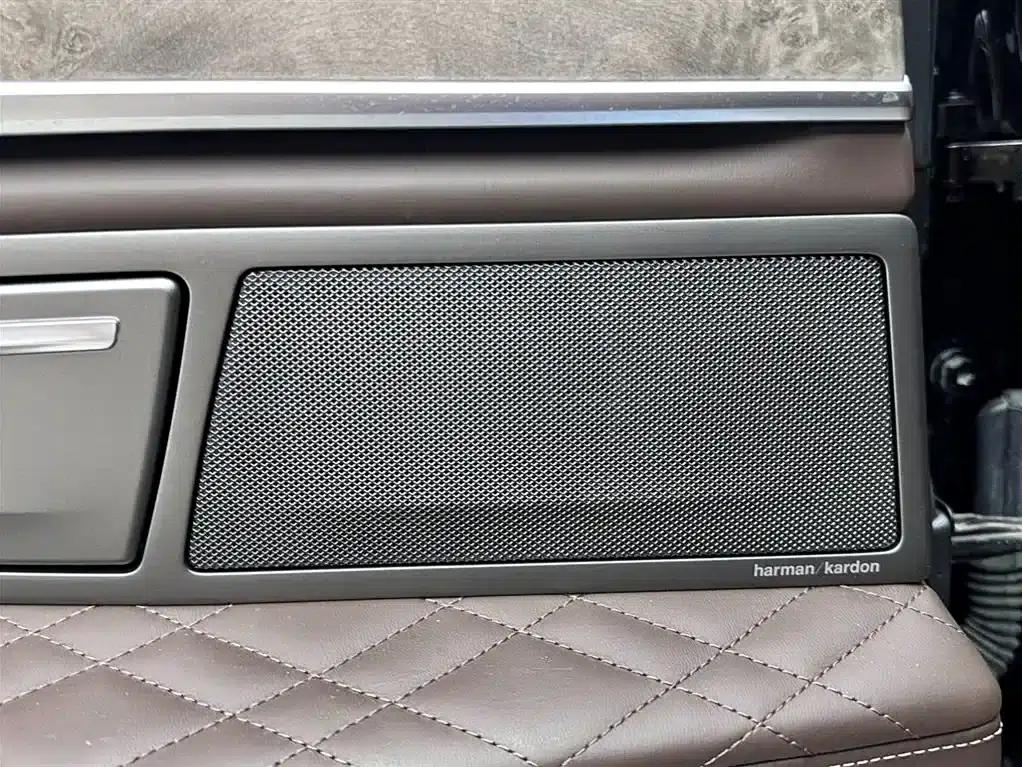 2019 BMW 7 Series 740Li Leading Luxury Package — миниатюра 15