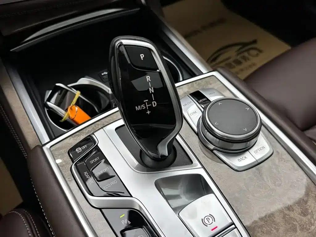 2019 BMW 7 Series 740Li Leading Luxury Package — миниатюра 17