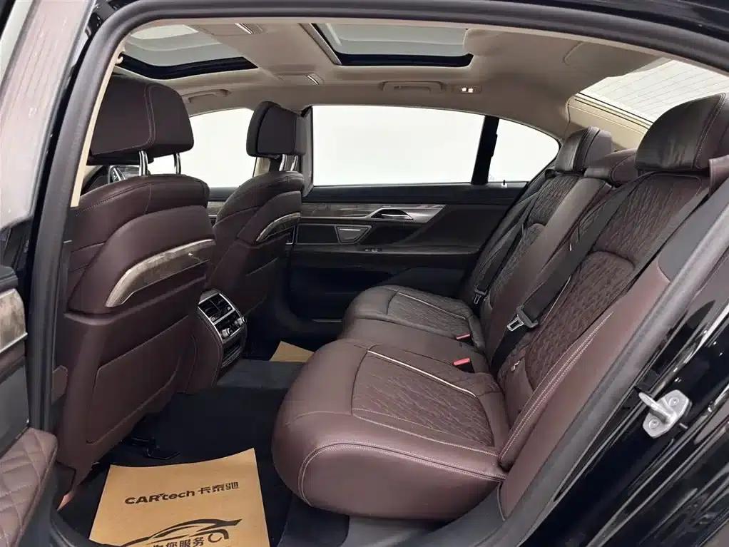 2019 BMW 7 Series 740Li Leading Luxury Package — миниатюра 9