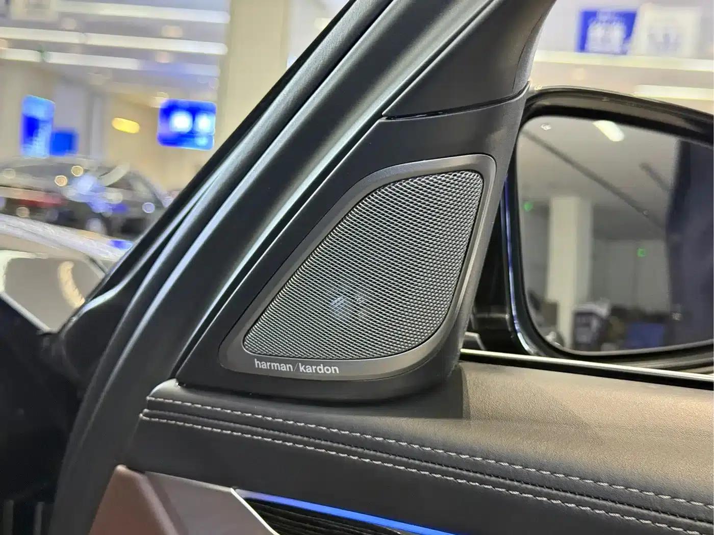 2018 BMW 7 Series 730Li Luxury M Sport Package — миниатюра 13