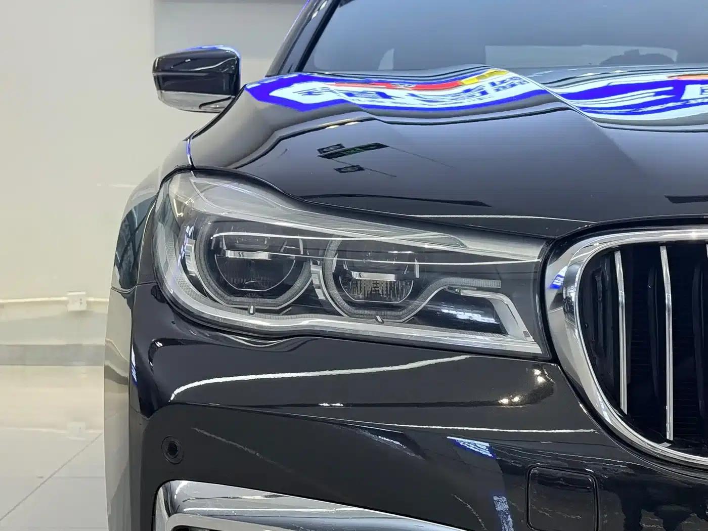 2018 BMW 7 Series 730Li Luxury M Sport Package — миниатюра 4