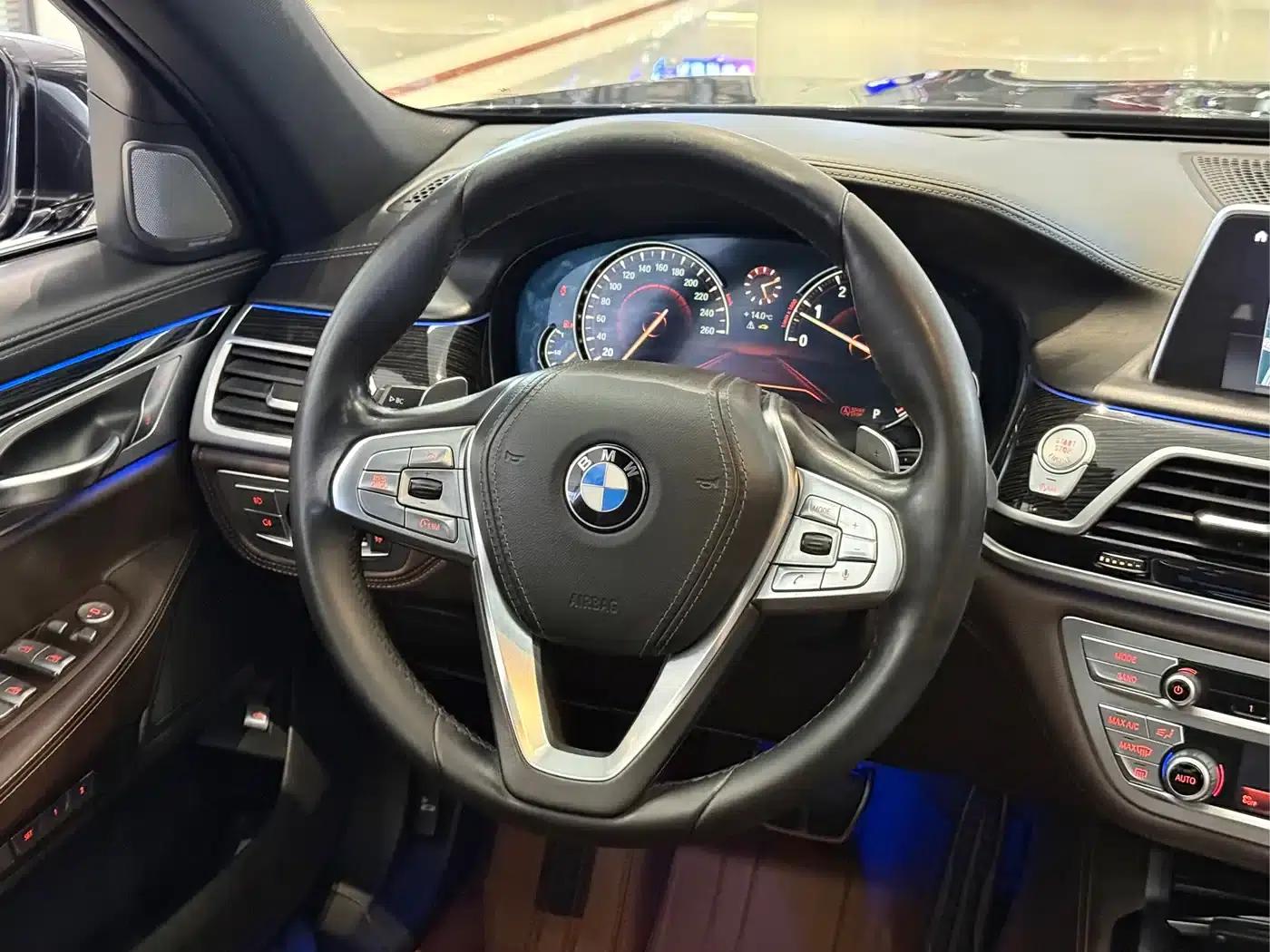 2018 BMW 7 Series 730Li Luxury M Sport Package — миниатюра 5
