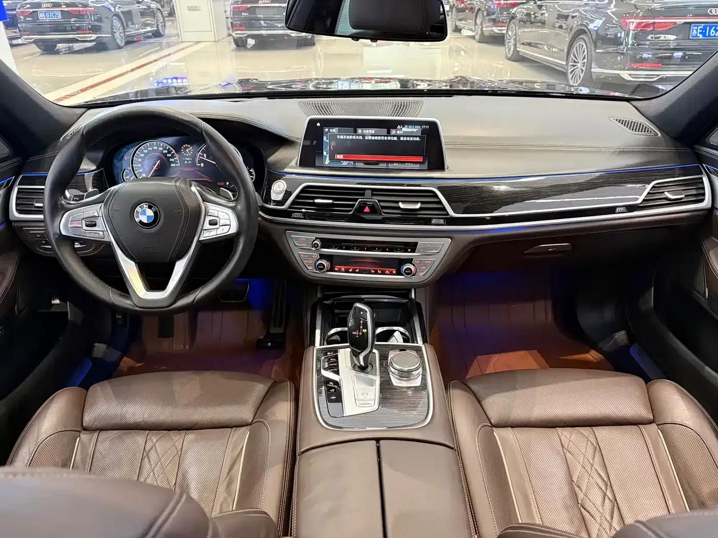 2018 BMW 7 Series 730Li Luxury M Sport Package — миниатюра 7